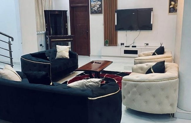 Nanani Luxury Villa - Kumasi - Photo 17