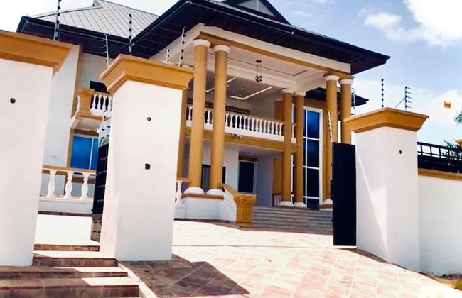 Nanani Luxury Villa - Kumasi - Photo 1
