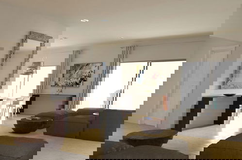Photo 5 - Superb 2-bedroom Designer Apartment