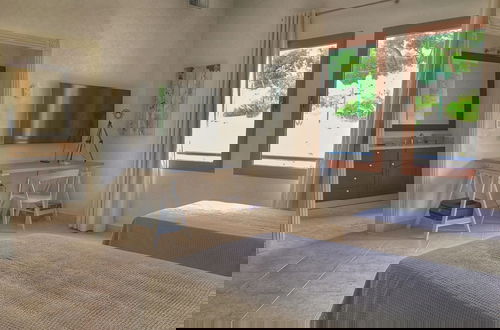 Photo 2 - Superb 2-bedroom Designer Apartment