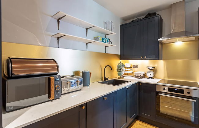 Stunning Modern Apartment in the Heart of Holborn - Photo 9