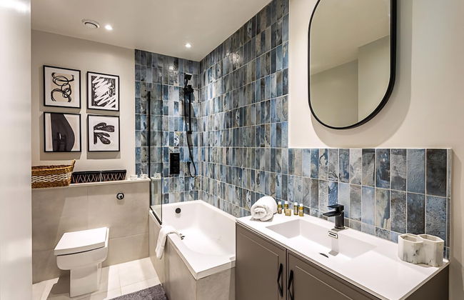 Stunning Modern Apartment in the Heart of Holborn - Photo 1