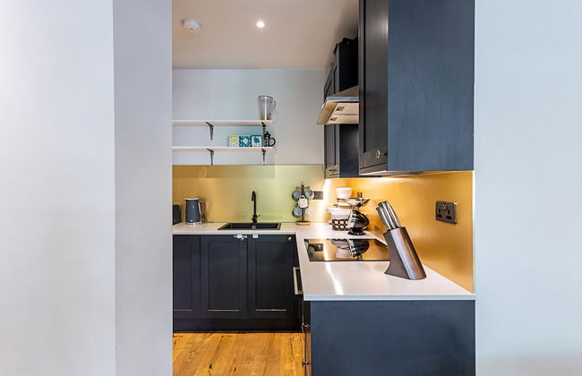 Stunning Modern Apartment in the Heart of Holborn - Photo 7
