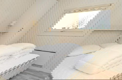 Foto 5 - 6 Person Holiday Home in Knebel