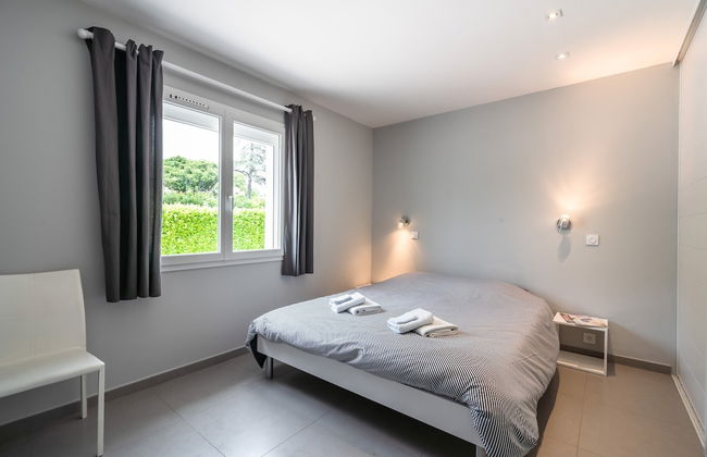 Luxurious Villa in Saint Genies de Fontedit With Heated Pool - Foto 13