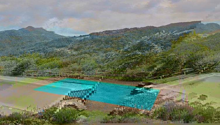 Foto 1 - Spacious Farmhouse in Apecchio With Pool