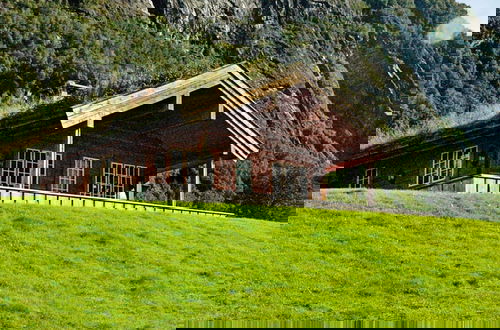 Foto 22 - 7 Person Holiday Home in Olden