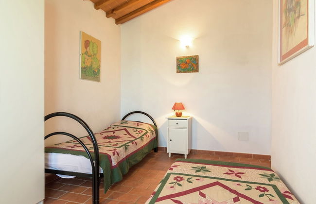 Spacious Holiday Home in Vicchio With Private Pool - Photo 17