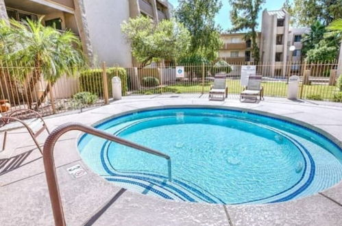 Photo 4 - Charming 1-bdrm Condo Steps to Old Town Scottsdale