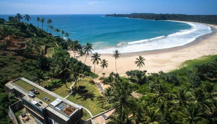 Photo 1 - Modern Beach Villa With Roof Garden