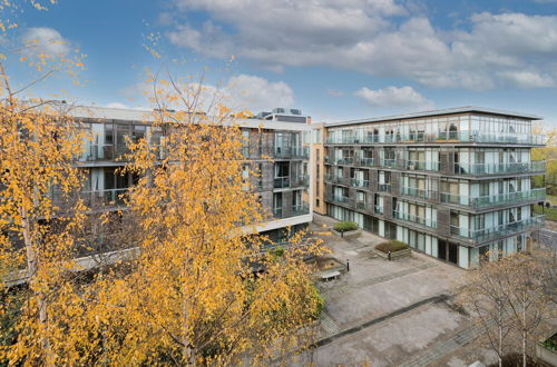 Photo 14 - Spacious Flat With Balcony Close to the River in Greenwich by Underthedoormat