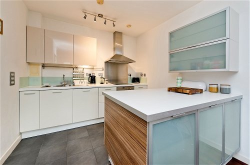 Foto 4 - Spacious Flat With Balcony Close to the River in Greenwich by Underthedoormat