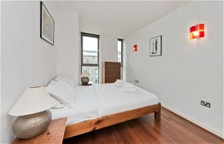 Foto 2 - Spacious Flat With Balcony Close to the River in Greenwich by Underthedoormat