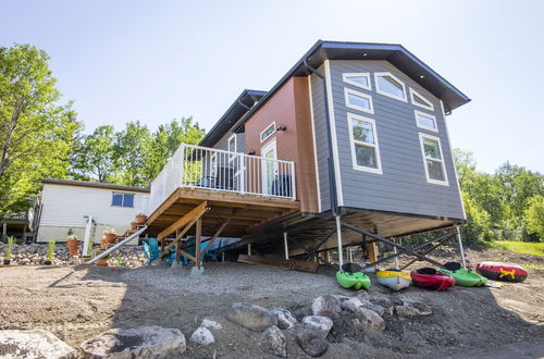 Photo 18 - Luxury Loft Cottage In Manitou Beach