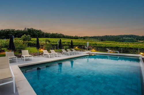 Photo 18 - Donato Farmhouse Apartment With Pool