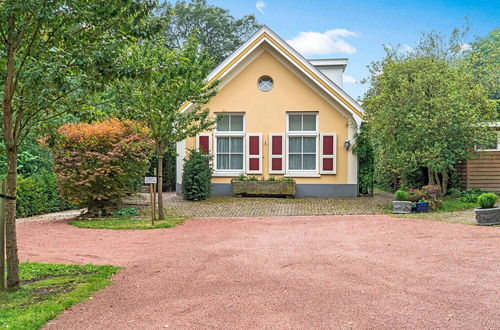 Photo 42 - Picturesque Holiday Home in Oldenzaal with Hot Tub