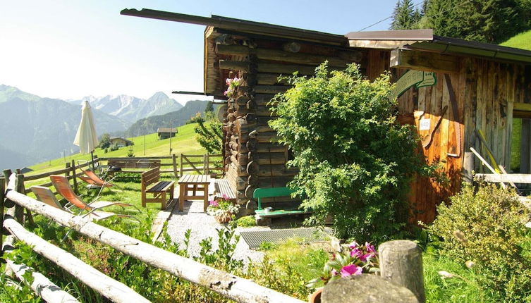 Foto 1 - Quaint Mountain Hut in Hippach With Garden and Barbeque