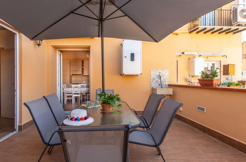 Photo 1 - Kalsa Apartment With Terrace by Wonderful Italy