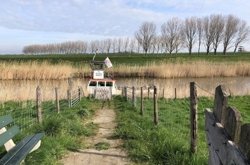 Photo 26 - Fantastic Villa in Ooltgensplaat With Jetty