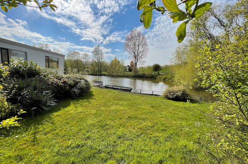 Photo 24 - Fantastic Villa in Ooltgensplaat With Jetty