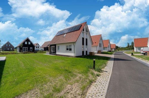 Photo 37 - Modern Holiday Home in Scherpenisse With Garden