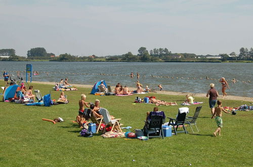 Photo 39 - Lovely Family House on Edge of Park near Lake & Sea