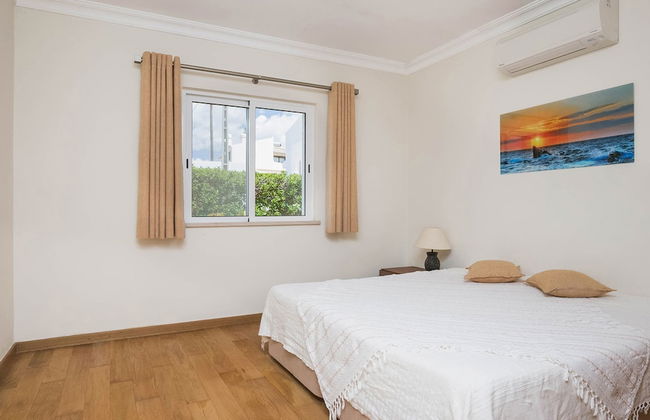 Lively Holiday Home in Albufeira With Private Pool 500m From the Beach - Foto 7