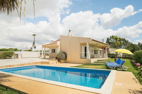 Foto 23 - Lively Holiday Home in Albufeira With Private Pool 500m From the Beach