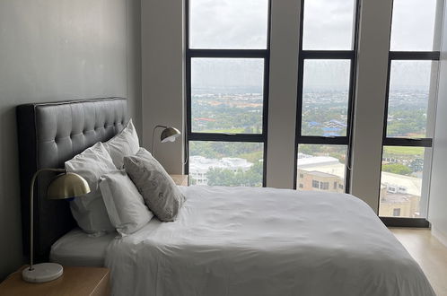 Photo 4 - Sandton Smart Apartment Sixteen