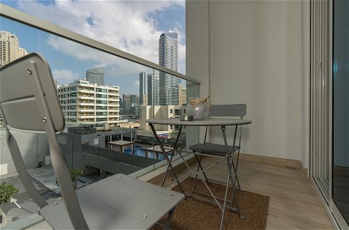Foto 28 - Stunning Apt Marina view with Balcony