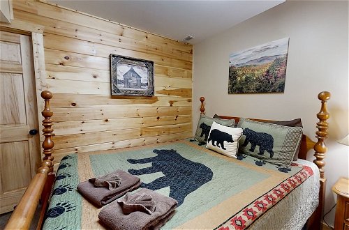 Photo 10 - Bearmont Lodge