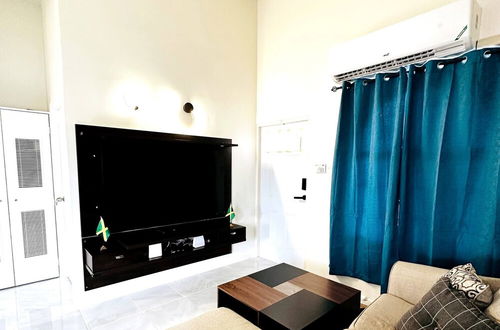 Photo 11 - Escape to Paradise: Brand New Bungalow With Ocean View in Discovery Bay