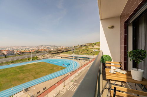 Photo 13 - Modern Deco Apartment With Balcony