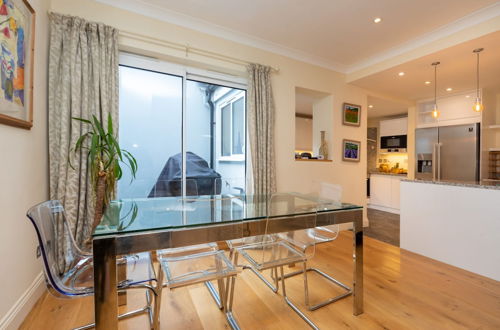 Photo 22 - Modern and Bright 3 Bedroom House in Paddington