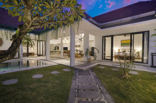 Photo 14 - Sunglow Villa