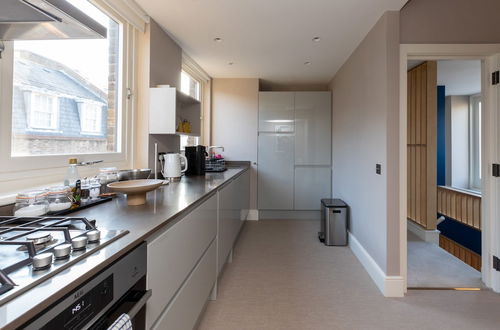 Photo 24 - Stunning 3 Bedroom Flat in Covent Garden