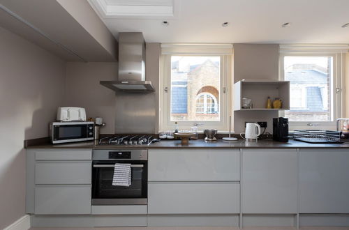 Photo 25 - Stunning 3 Bedroom Flat in Covent Garden