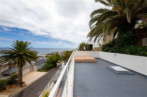 Photo 15 - Stylish and Bright 1 Bedroom Apartment - Camps Bay