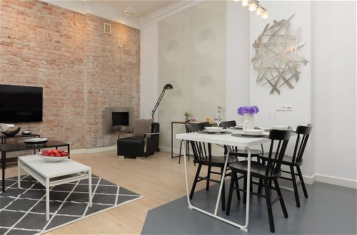 Photo 4 - Warsaw Radna Apartment by Renters