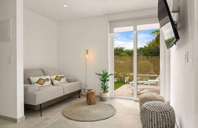Boca Catalina Modern Villa - Photo 35