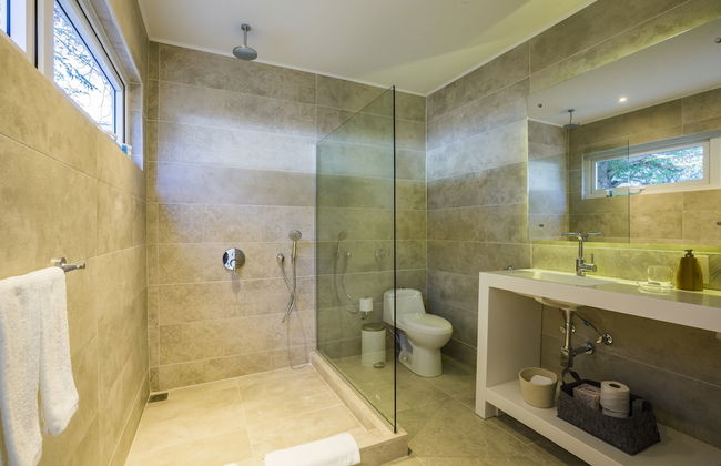 Boca Catalina Modern Villa - Photo 53