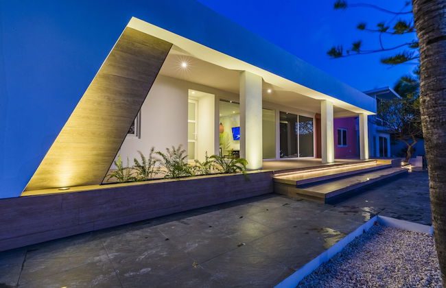 Boca Catalina Modern Villa - Photo 79