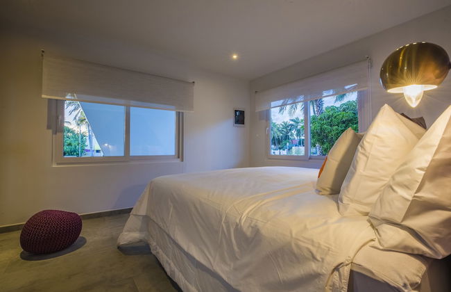 Boca Catalina Modern Villa - Photo 49
