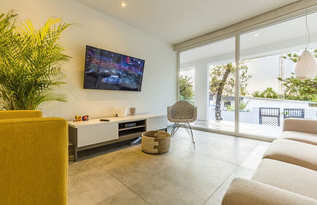 Boca Catalina Modern Villa - Photo 31