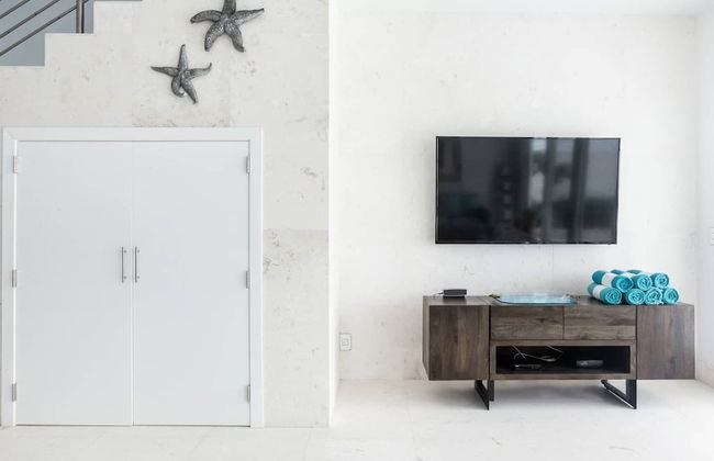 SulMare at Taylor Bay Luxury Villas - Photo 24