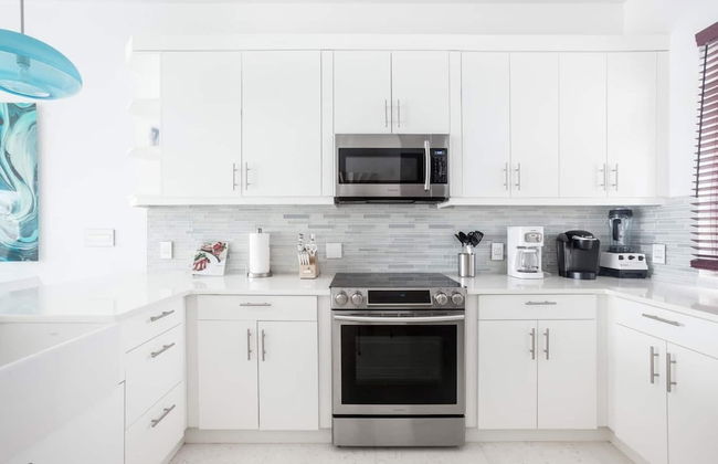 SulMare at Taylor Bay Luxury Villas - Photo 17