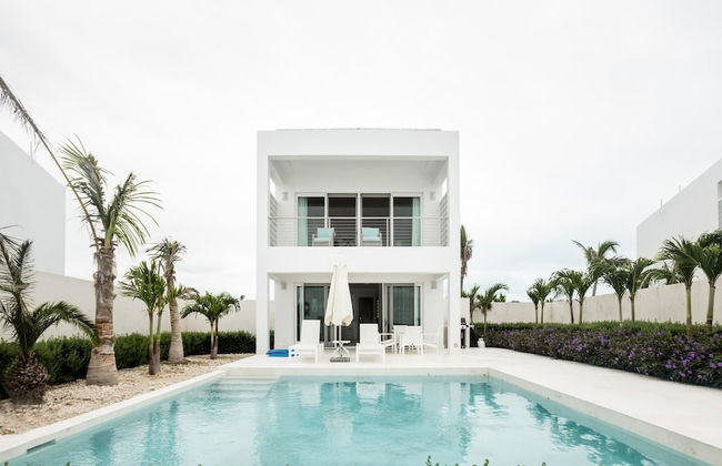 SulMare at Taylor Bay Luxury Villas - Photo 8