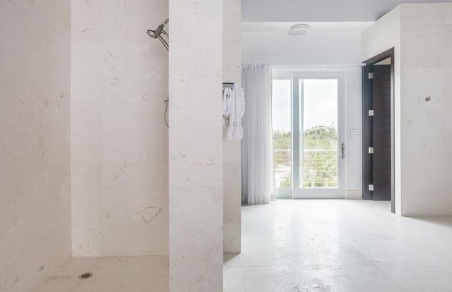 SulMare at Taylor Bay Luxury Villas - Photo 41