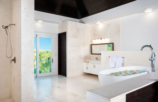 SulMare at Taylor Bay Luxury Villas - Photo 39