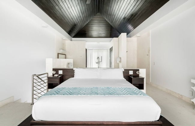 SulMare at Taylor Bay Luxury Villas - Photo 7